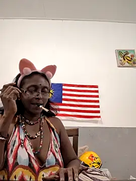 mamakarma1403 webcam