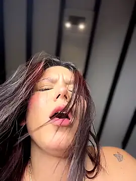 CherrySmirkXXX webcam