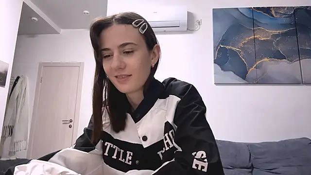 LilyMonson webcam