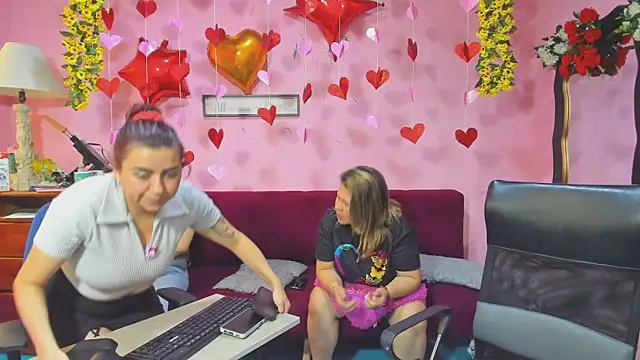 lesbiancuple - Lesbiancuple's free webcam - UK Sex Cams