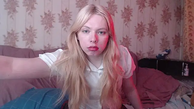 Cutie_Bambi webcam