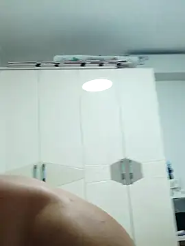 guozuo Live Webcam on Stripchat