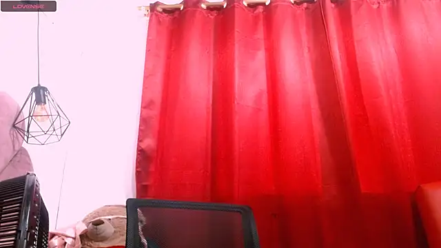 sara_hot_18 (F teen) - Play with me and I'll ride your cock