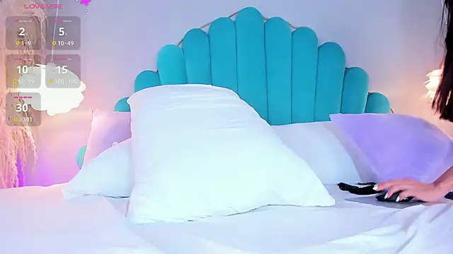 AlassiaHocthner webcam