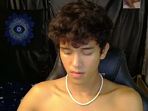 hugekenbigcock (M twink) - lets have fun and cum with together