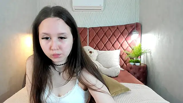 MonicaSway webcam