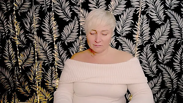 Olivia_playful webcam