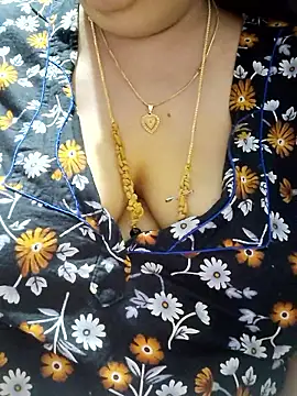 tamilthanushri webcam