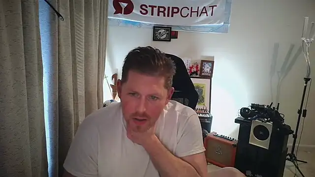 God_Of_ThundeRR webcam