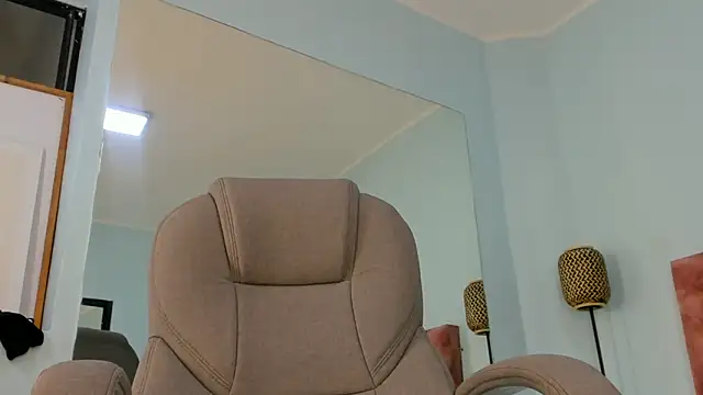 tati_saldarriaga webcam