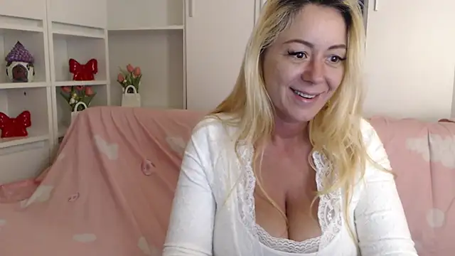 _karolynesyera_ webcam