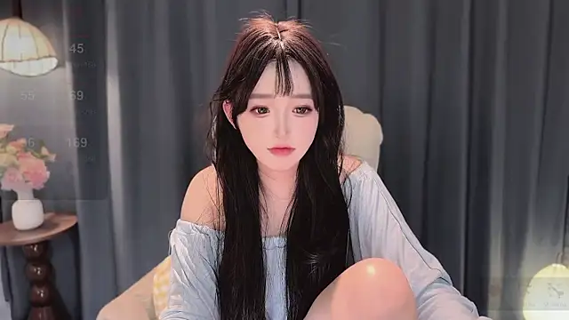 美女Yaiyigirl在线直播