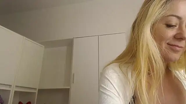 _karolynesyera_ webcam