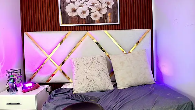 Violet_Tender_ webcam