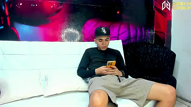 AmazingPartys webcam