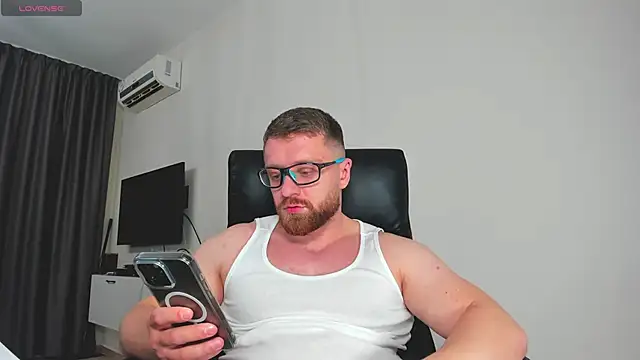 findom_guy (M young) - get hard