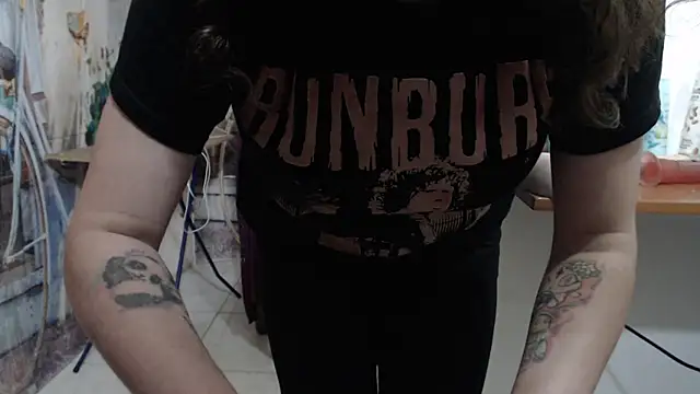 curly_greeneyed webcam