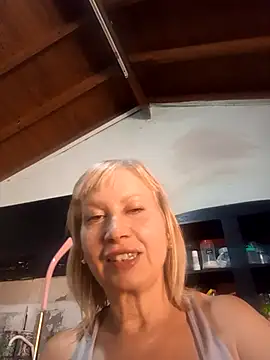 Webcam Model (SexyMilf1211)  is live.Free join now!