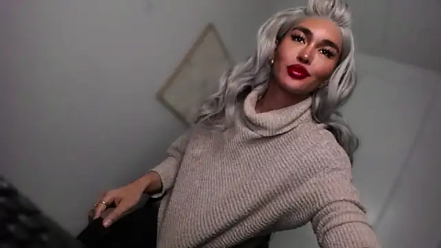 TheQueenNextDoor webcam