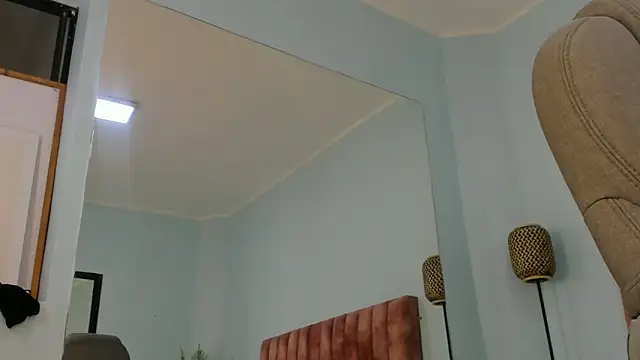 tati_saldarriaga webcam