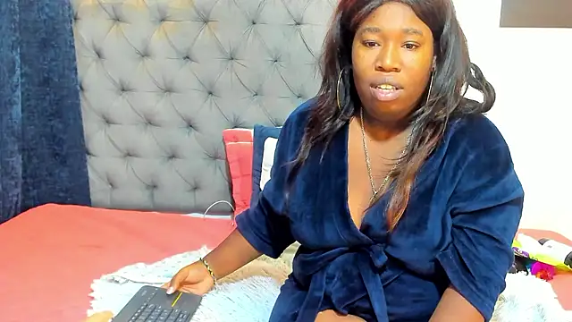 nahiroby_ebony webcam