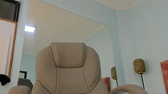 tati_saldarriaga webcam