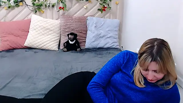 Incredible_Ariela webcam