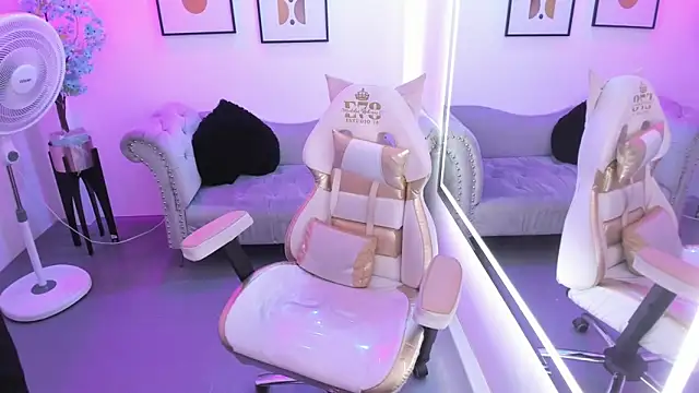 Victoria__doll webcam