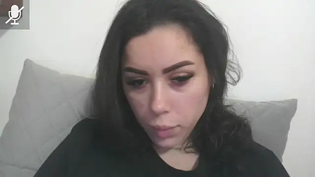 LovelyJulliette webcam