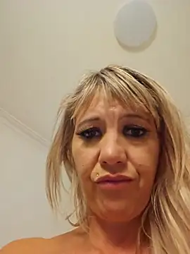 sexy_sparkling_ (Ask my age) - Plug Show + 2 Videos