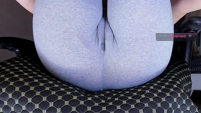 Cameltoe_squirt_inPants webcam