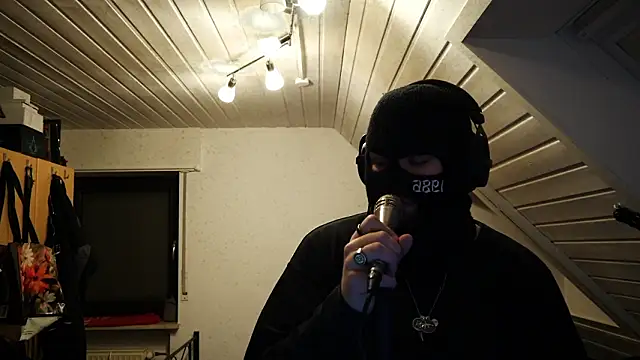 Symph0ny_0f_Gh0sts webcam