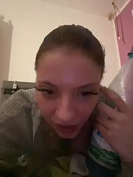 Webcam Model (SofieKayla)  is live.Free join now!