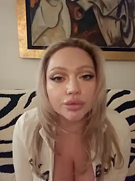 Webcam Model (misstitmouseofficial)  is live.Free join now!