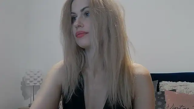 lika_soul (F milf) - spank ass