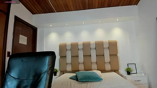 Alicee_Broownn webcam