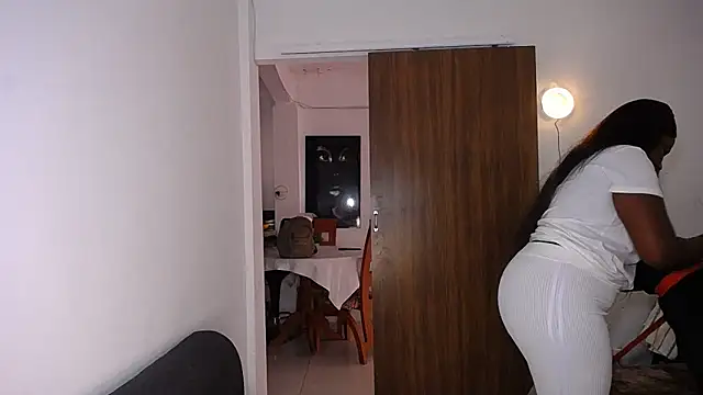 yselahot - Yselahot's free webcam - UK Sex Cams