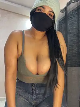 Nabila-hanouna webcam