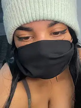 Nabila-hanouna webcam