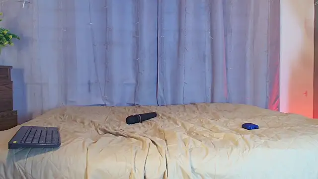 jade_brunnette webcam