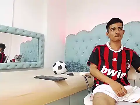 Apolo_Richards webcam