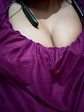 kaviyaponnu0987 webcam