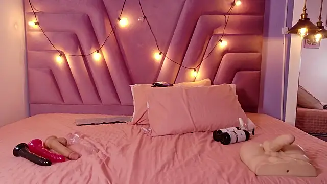 cutepetitee - Cutepetitee's free webcam - UK Sex Cams