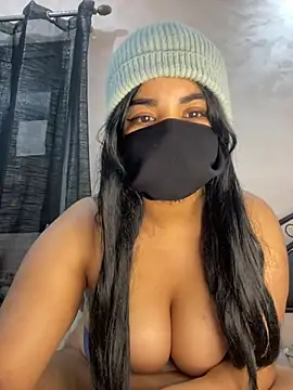 Nabila-hanouna webcam