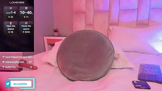 Lucy_Williiams webcam