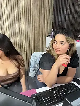 Antonella_Julieta webcam