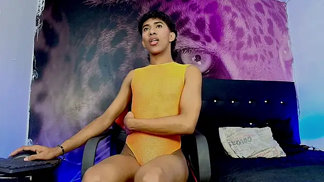 JERO_TEASE_S7S webcam