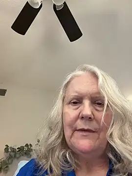 Kaitlyn_Winters webcam