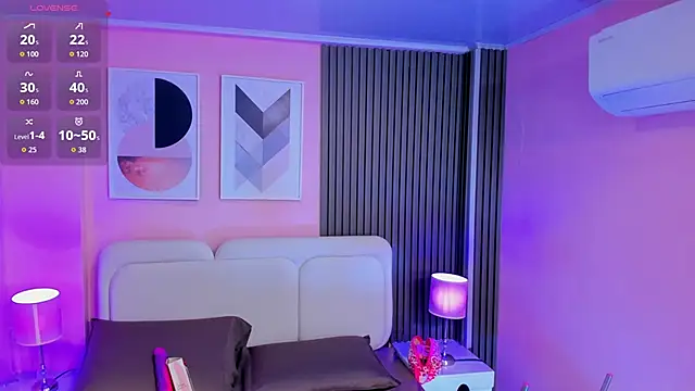 Clawdeen__wolf webcam