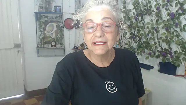 FunnyGrandma webcam